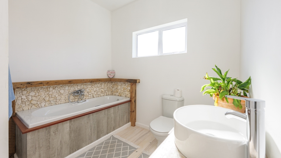 4 Bedroom Property for Sale in Suiderstrand Western Cape